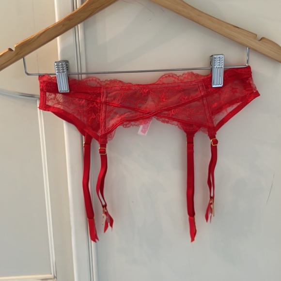 Victoria's Secret Red Lace Garter Belt Lingerie - Picture 5 of 16
